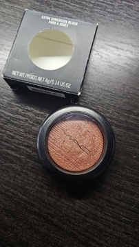 Mac - Extra Dimension Blush, Hushed Tone. Róż