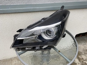 TOYOTA YARIS III LIFT LAMPA PRZEDNIA LEWA 2014-