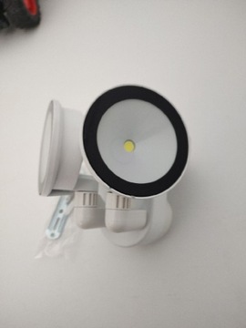 Reflektor LED z czujnikiem ruchu 