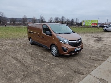 Opel Vivaro dostawczy 
