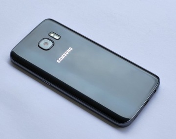 Samsung Galaxy S7 32GB czarny + ładowarka +k. pam.