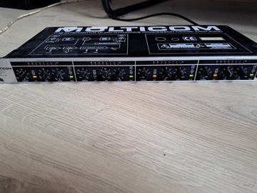 BEHRINGER procesor model MDX 2400