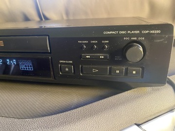Compact Disc Player CDP-XE 220