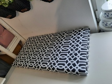 Poduszka na siedzisko koniczyna biało-czarna 40x80