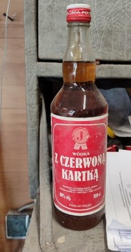 Alkohol Wódka czerwoną kartką 