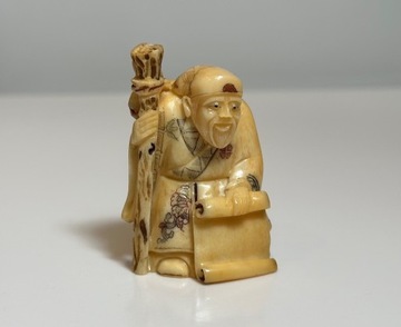 Netsuke - Uczony ze zwojem - Japonia XX w. 