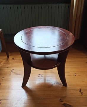 Okrągły drewniany stolik styl retro vintage ciemny brąz minimalizm