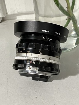 Nikkor H 28mm f/3.5 obiektyw szerokokątny Nikon F