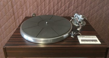 Gramofon Yamaha YP-D9