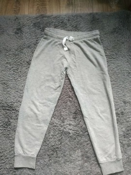 Spodnie dresowe chłopięce 134 cm 5-10-15