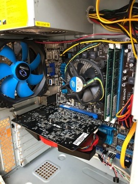 Komputer Intel i3, 8GB RAM