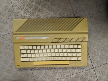 Atari 65 XE, pudełko, papiery