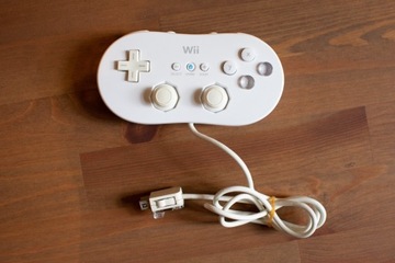 Oryginalny Pad Nintendo Wii Classic - biały