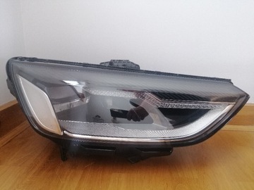 Lampa przód Audi A4 8W0