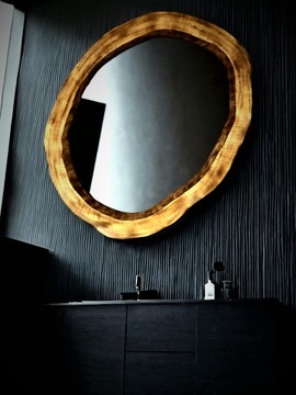   nowoczesne lustro w drewnianej ramie do łazienki