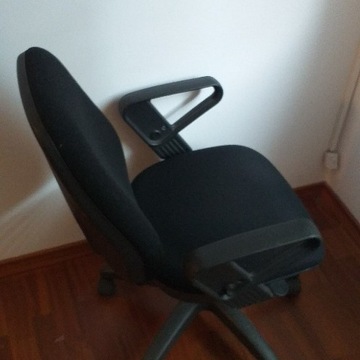 krzesło biurowe obrotowe