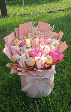 Box ze słodyczy róże mydlane Dzień Mamy urodziny 