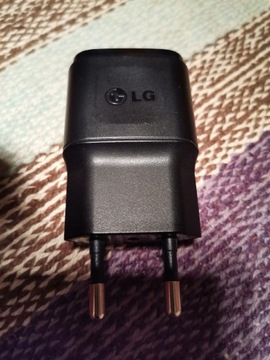 Ładowarka USB LG typu MCS-02ER, Uwy 5V, Iwy 0.85A