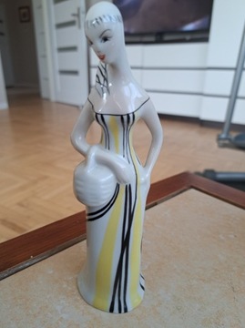 Grzybiarka  figurka porcelanowa