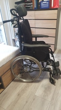 Wózek inwalidzki pielęgnacyjny multipozycyjny