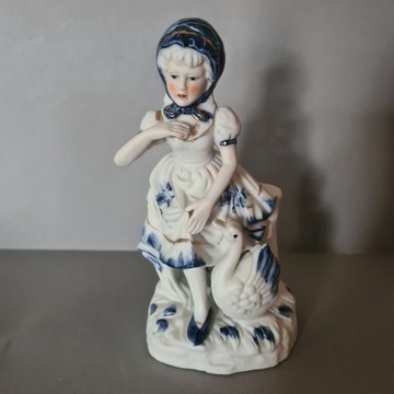 Figurka z porcelany biskwitowej