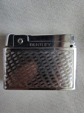 Ładna zapalniczka kolekcjonerska Bentley Austria.
