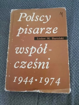 Polscy pisarze współcześni informator 1944-1974