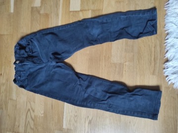 Spodnie grubsza bawełna rurki proste 146 cm