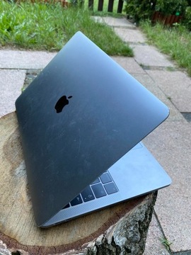 MacBook Pro Nie działa!! Na części lub regenerację
