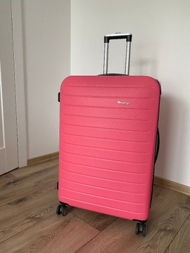 Duża walizka It Luggage różowa na kółkach