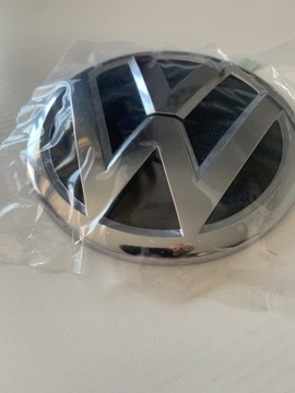 Znaczek emblemat klapy tył Volkswagen T6 7E0853630