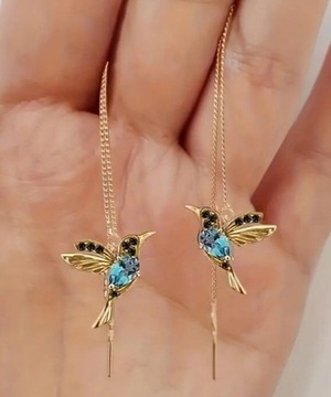 Kolczyki wiszące z niebieskim kolibrem 