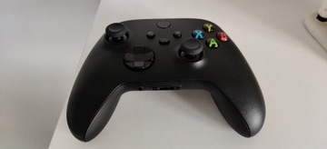 Pad Xbox Series X z akumulatorkami