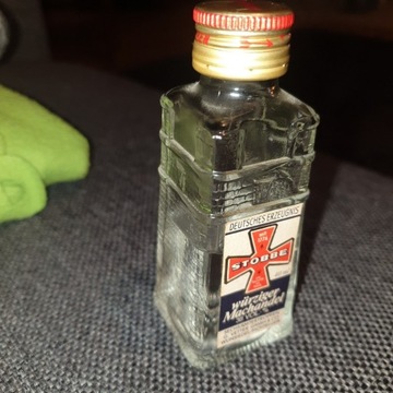 Miniaturka alkoholu Stobbe - biały kruk