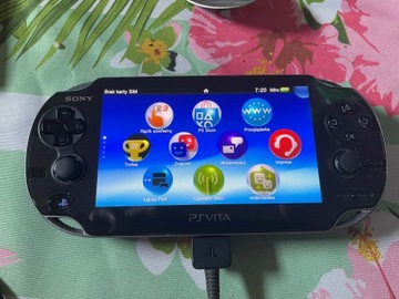 PS Vita + karta pamięci + ład. + etui + gra fifa