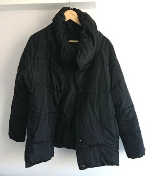 RESERVED Pikowana czarna kurtka ze stójką r 42 XL
