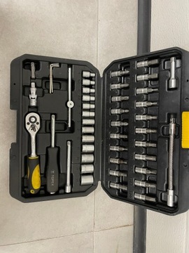 Zestaw kluczy nasadowych Topex 46el. w walizce