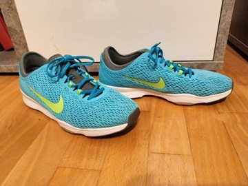 BUTY NIKE ZOOM FIT  rozmiar 40.5