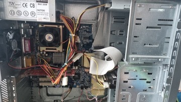 Komputer PC Celeron 2.8 Ghz Ati Radeon