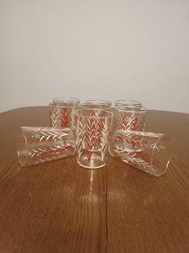 Komplet dekorowanych szklanek z PRL-U ( 9 sztuk)