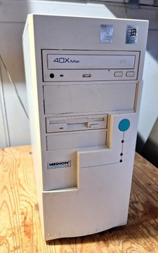 Stary komputer Medion PC MT4, P II - 400MHz