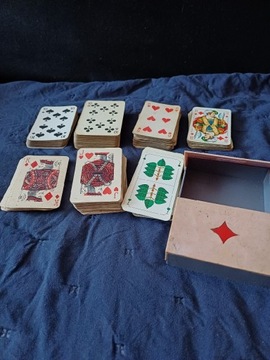 Stare karty do gry nie kompletne + pudełko 