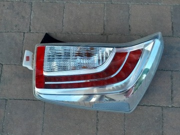 Lampa Toyota Prius III 2011