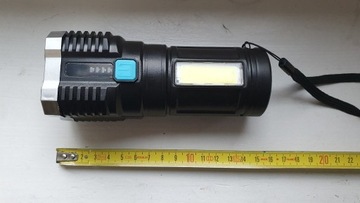 Latarka LED  z akumulatorem ładowana jak telefon
