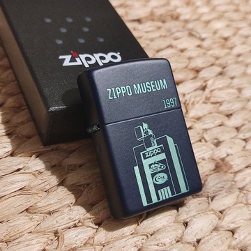 Nowa Zapalniczka Zippo museum