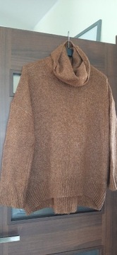 Sweter z golfem asymetryczna kamel camel karmel