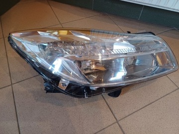 Lampa przód przednia prawa OPEL INSIGNIA A 