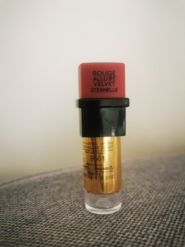 Pomadka Chanel rouge allure velvet eternelle 