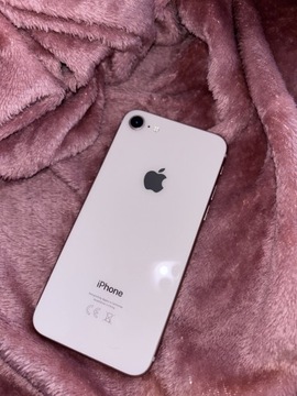 IPhone 8, 64GB, słuchawki + case + szkło 