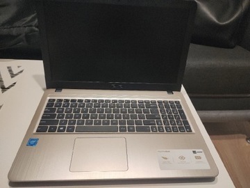 Laptop Asus D540M sprawny 